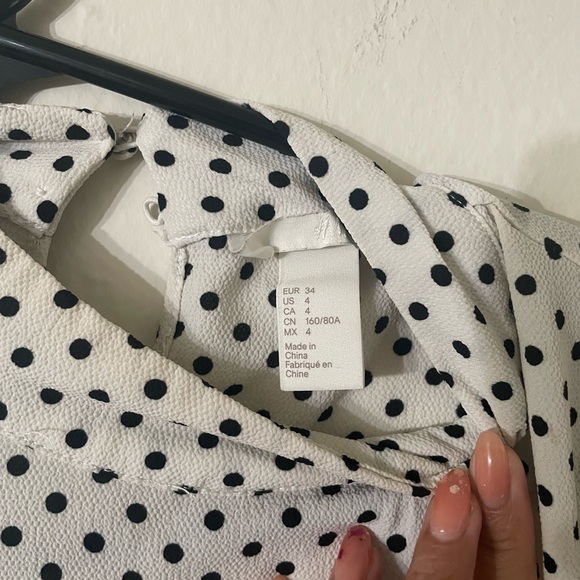 H&M Size 4 Mock Neck Polka Dot Print Blouse - Picture 3 of 3
